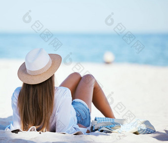 后视镜美丽的年轻的高加索人女人放松海滩享受<strong>夏天</strong>假期假期在<strong>户外夏天</strong>采取时间支出一天