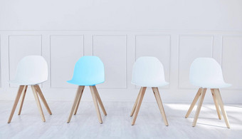 椅子排办公室等待房间蓝色的椅子白色等待潜在的工作候选人坐着<strong>采访</strong>潜在的聘请了人类资源职业生涯