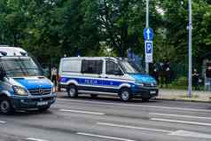 波兹南波兰面包车警察汽车安装警察街