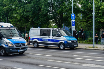 波兹南波兰面包车警察汽车安装警察街