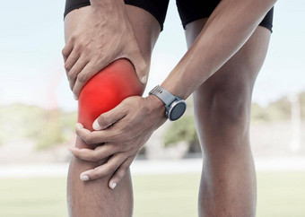 特写镜头运动员持有痛膝盖发光的红色的不舒服运动员痛苦痛苦的腿受伤骨折联合发炎<strong>肌肉</strong>锻炼应变由于用力过度