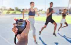 体育运动教练时机运动员进步秒表模糊运动员赛车完成行打破记录秒表测量时间马拉松体育事件