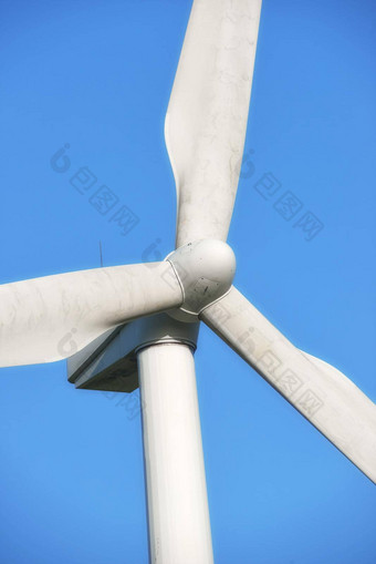 可再生可持续发展的能源生成的现代风<strong>涡轮</strong>蓝色的天空<strong>背景</strong>风能源权力生成清洁电<strong>机械</strong>权力旋转叶片