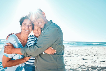 夏天最喜欢<strong>的季节</strong>家庭最喜欢<strong>的</strong>人拍摄男孩支出时间爷爷奶奶海滩