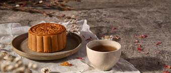 中期秋天月亮蛋糕茶装饰干花石头表格中期秋天节日中国人传统的节日