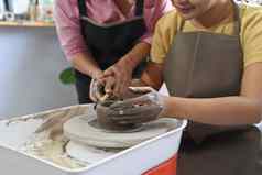 裁剪视图专业波特显示使陶瓷产品陶器车间
