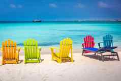 色彩斑斓的椅子加勒比海滩海盗船阿鲁巴岛