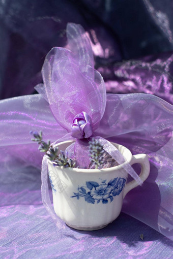 淡紫色薰衣草袋古董杯雪纺袋芳香疗法生活
