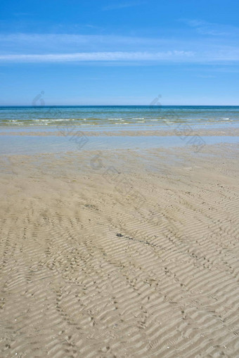 美丽的景观海滩蓝色的天空复制空间夏天一天和平风景优美的视图海洋海岸沙子阳光明媚的下午平静海在户外自然