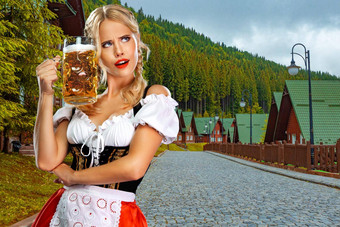 啤酒节<strong>女孩</strong>女<strong>服务</strong>员啤酒穿传统的巴伐利亚德国迪恩德尔<strong>服务</strong>大杯子喝户外十月啤酒节聚会，派对