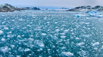 漂移浮动冰艾伯特土地挪威