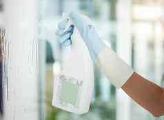 认不出来女人持有清洁产品清洁公寓未知的国内更清洁的穿乳胶清洁手套