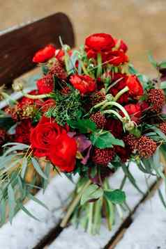 冬天婚礼花束红色的玫瑰