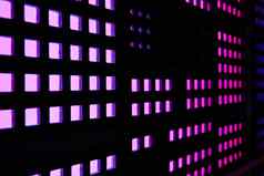 墙紫色的广场灯电脑