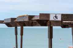 海滩海残疾禁用人标志轮椅残疾夏天保留象征障碍瑞典热带轮度假胜地海洋阳伞小径