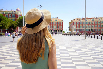 旅游法国回来视图年轻的旅游女人走massena广场不错的法国