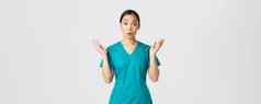 科维德医疗保健工人流感大流行概念惊讶惊讶亚洲护士实习医生风云提高手吓了一跳发现大新闻医院冠状病毒疫苗白色背景