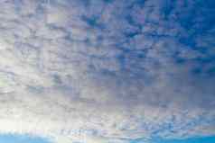 云天空白色云蓝色的天空
