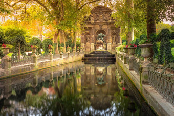 和平医生喷泉池塘<strong>卢森堡</strong>花园巴黎法国
