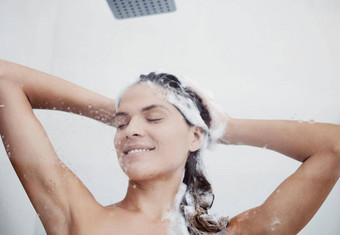 头皮去死皮关键一步女人洗头发淋浴
