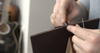 男人。工作皮革针真正的皮革缝纫钱包皮革工作工具缝纫袋钱包离合器缝合<strong>手册</strong>缝纫产品