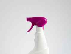白色空白塑料喷雾洗涤剂瓶紫罗兰色的喷雾器孤立的白色背景包装模板模型