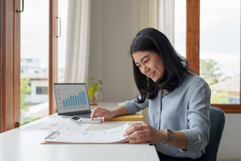 肖像业务女人审计<strong>公司</strong>的金融结果<strong>预算</strong>账户审计概念