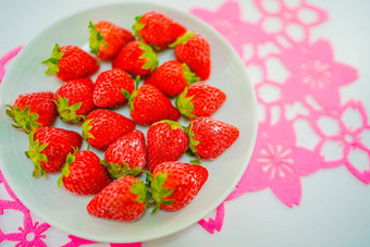 冻<strong>草莓</strong>白色菜