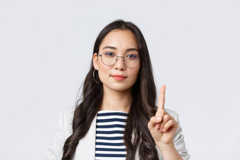金融就业女成功的企业家概念特写镜头聪明的时尚的女商人亚洲经理解释规则业务显示手指微笑
