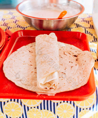 食物传统的大quesillo服务表格尼加拉瓜奶酪使服务表格传统的奶酪腌洋葱包装玉米粉圆饼传统的尼加拉瓜quesillo