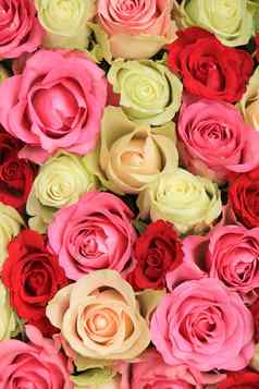 大粉红色的混合玫瑰花婚礼装饰