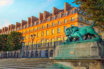 狮子雕像的<strong>入学</strong>门Tuileries花园巴黎法国