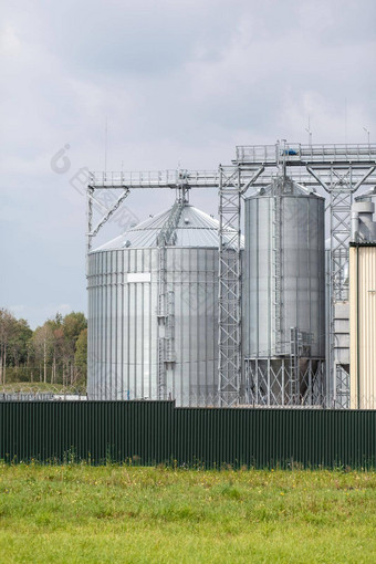 现代大盛产粮食的地区农业筒仓电梯<strong>农产</strong>品加工