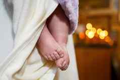 婴儿脚白色毛巾婴儿脚婴儿洗礼