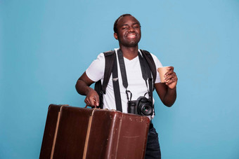 快乐摄影爱好者行李数码单反相机相机准备好了假期旅程离开