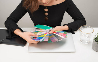 室内设计改造技术概念女人工作颜色样品选择