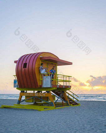 迈阿密海滩夫妇海滩迈阿密海滩生活警卫小屋迈阿密海滩佛罗里达