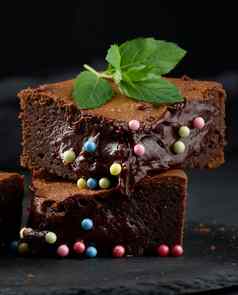 烤块巧克力巧克力蛋糕馅饼黑色的表格