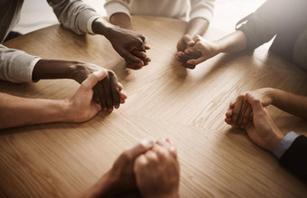 护理支持团队合作集团人持有手圆社区信任强度在一起团队愿景的想法伙伴关系雄心勃勃的的同事们挤在