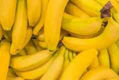 群黄色的成熟的新鲜的水果有机香蕉背景