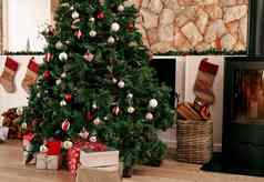 等待明天群礼物圣诞节树准备好了打开早....