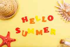 单词夏天黄色的背景壳牌他海星概念假期温暖夏天冒险