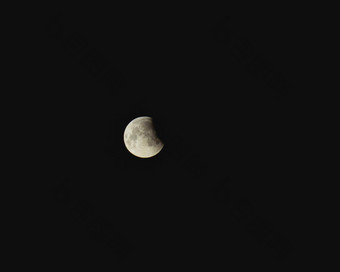 完整的月亮云荷兰