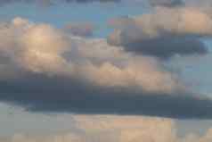 黑暗蓝色的夏天多云的天空荷兰国际集团(ing)内布拉斯加州