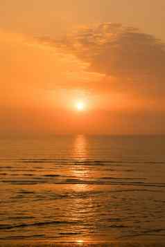 日落圣佩德罗马塞达海滩