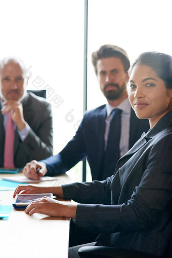 自信企业动机商人坐着董事会会议伟大的领导团队合作办公室肖像女企业家高管