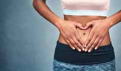 护理胃认不出来女人形成心形状胃