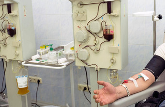 捐助者受感染的科维德冠状病毒捐赠血等离子体