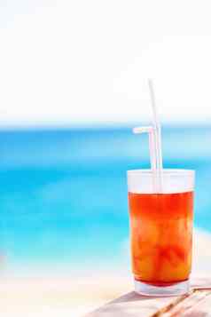 甜蜜的鸡尾酒海滩夏季饮料鸡尾酒庆祝活动风格概念