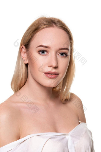 美丽的脸年轻的金发碧眼的女人清洁新鲜的皮肤自然使白色背景